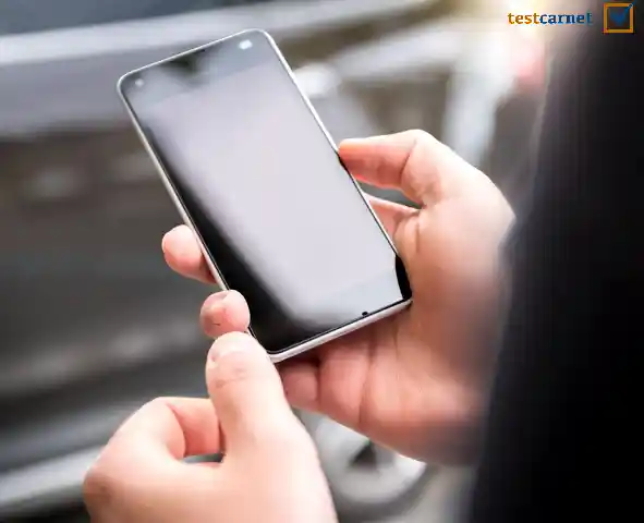 El nivel de atención de un conductor, ¿disminuye cuando utiliza el teléfono móvil?