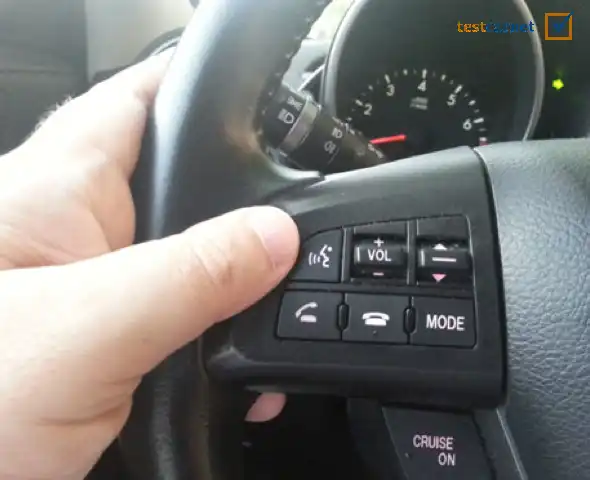 En general, ¿qué efectos tiene en la conducción una conversación telefónica de un par de minutos utilizando un dispositivo de manos libres?