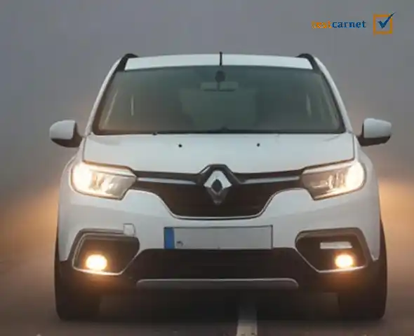 ¿Cuándo podrá utilizarse la luz antiniebla delantera?